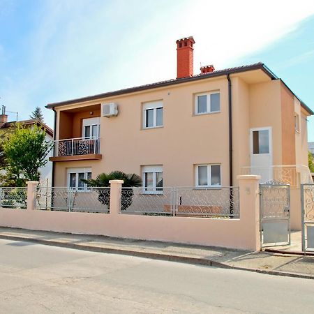 Apartment Kris Pula Zewnętrze zdjęcie