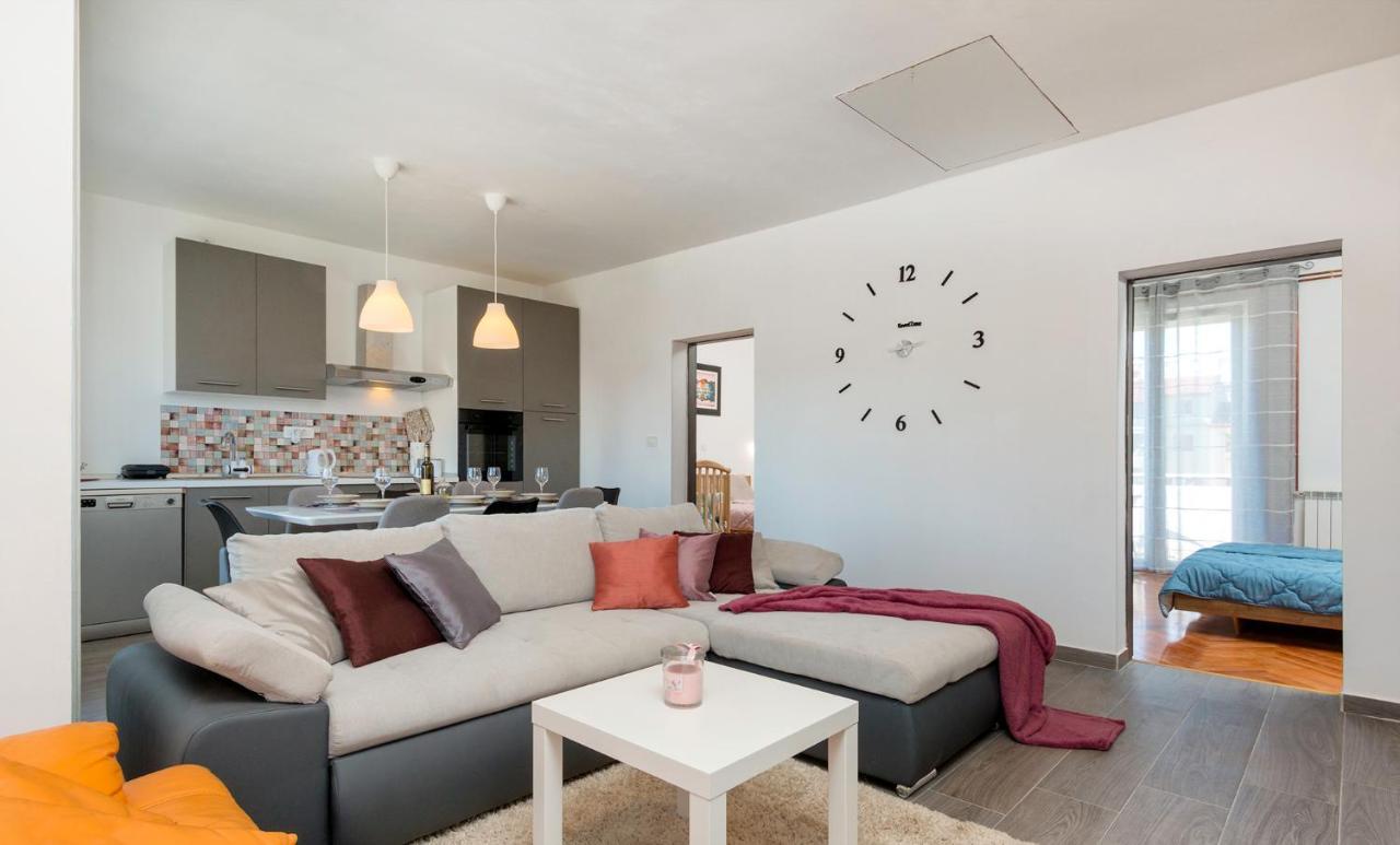 Apartment Kris Pula Zewnętrze zdjęcie